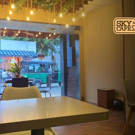 Sky Hostel Negombo Eksteriør billede